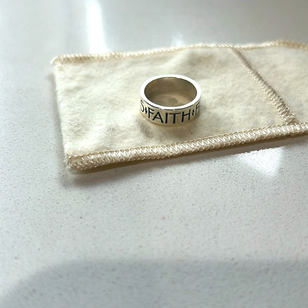 James Avery RETIRED Friends Family Faith ring size 6